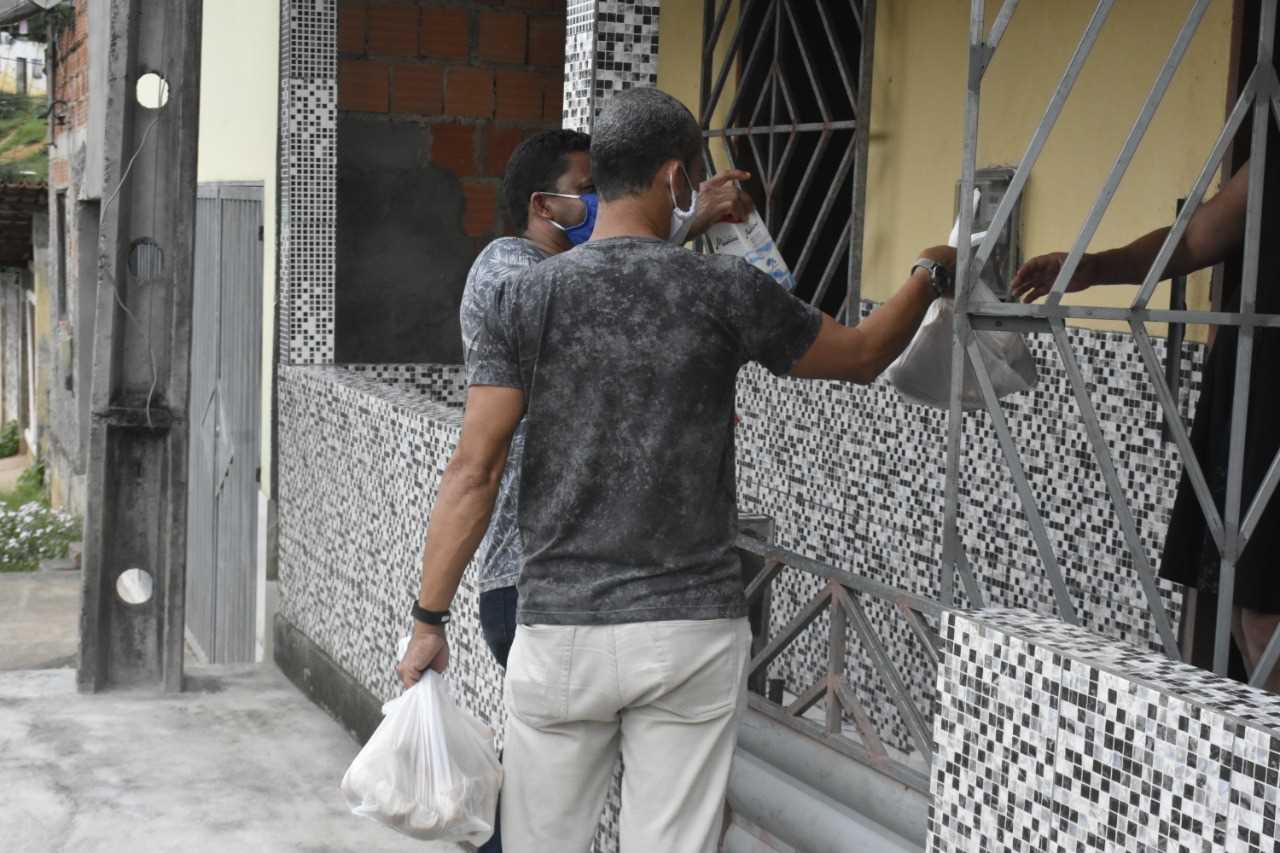 Camacã: Doações de alimentos e máscaras ajudam afetados pela pandemia em Leoventura